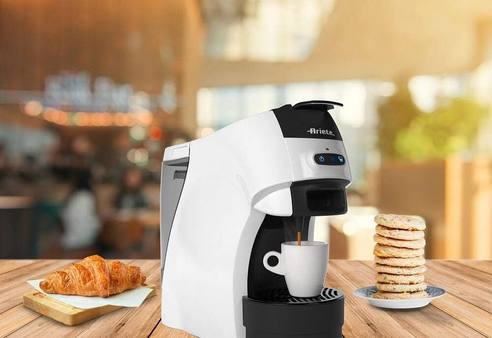 محضر قهوة اسبريسو اريتي 1100 واط (اسود في ابيض)